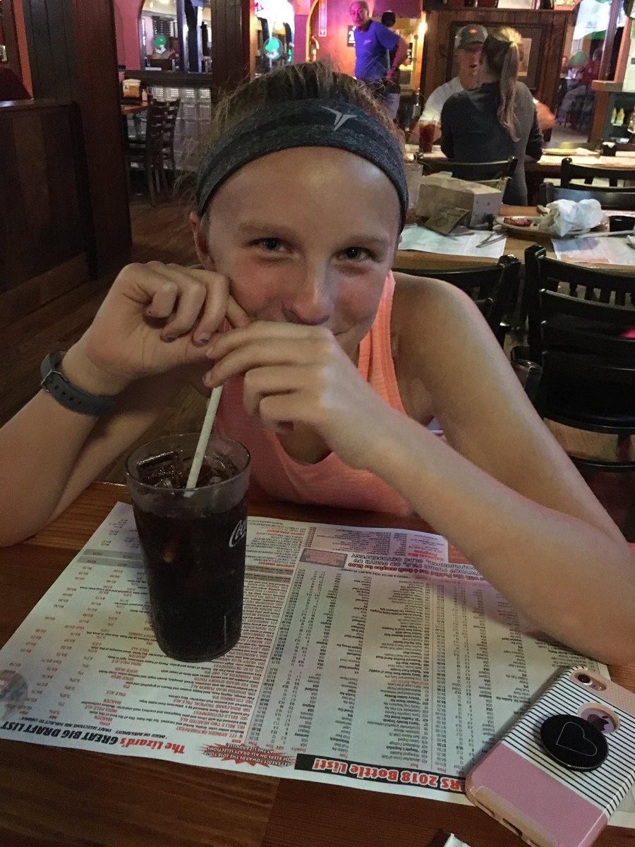 PiperShort1's tweet photo. Best part of my day is taking my daughter to the Winking Lizard after our race with the Fall Running Series with the CVNP. She beat me 2 weeks in a row. So proud! https://t.co/oOdoa8hiHy