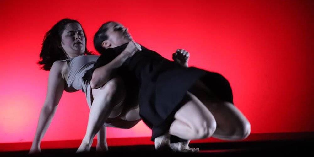 TeatroLagrada's tweet photo. 📣 #BRUJA Viernes 12 de octubre (...)
Con esta impactante pieza, este fin de semana, WICCA DANZA cerrará el festival #MiradasAlcuerpo EDICIÓN XI 🎭
La mujer como objeto de castigo es el centro de investigación de esta pieza de danza contemporánea. https://t.co/WK25Piwz5Z
