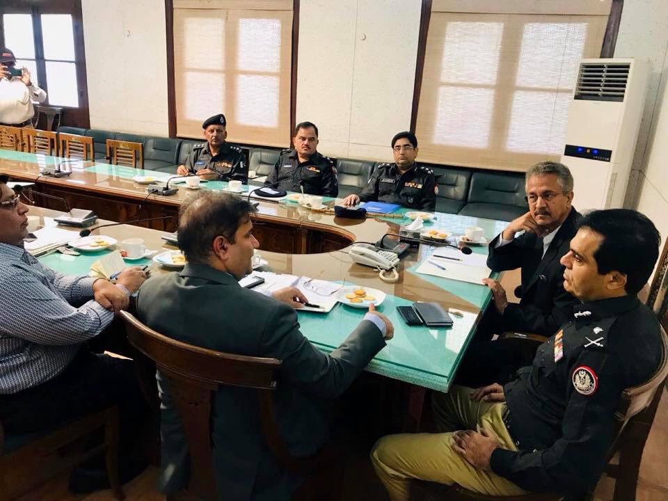 wasimakhtar1955's tweet photo. Meeting with #AIGPolice Karachi, #DIGTraffic #Police Karachi, #SSP &amp; #DSP to discuss various issues in order to streamline the flow of #traffic &amp; to fix a lane at #SharaeFaisal specifically for #Motorcycles and to strictly implement the law for wearing #Helmets for #MotorCyclists https://t.co/vsjqwD8BBf