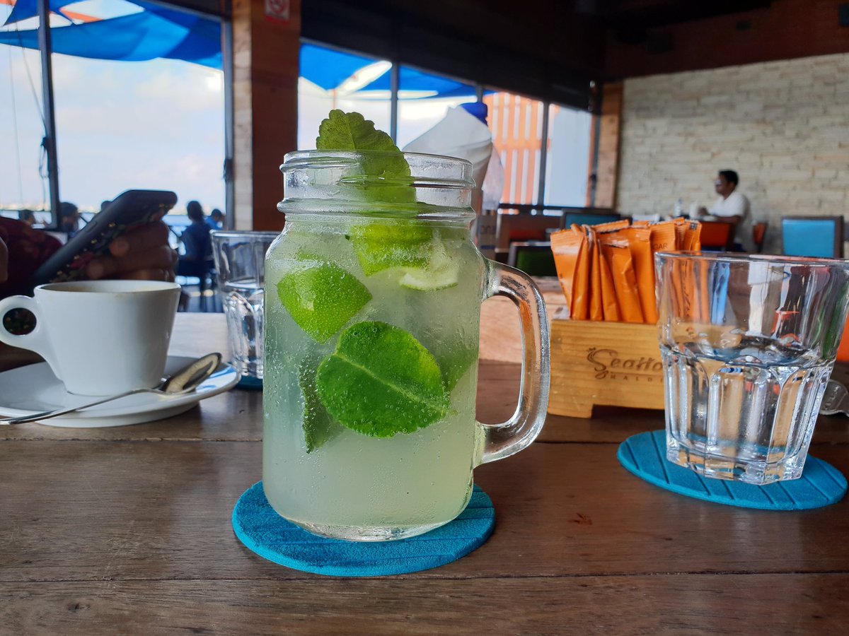 Sharaff__'s tweet photo. It's refreshment o'clock 🍋🍹| @SeaHouseCafe | with @Niusha777.
Stopped using plastic straws! ♻️
#RefusePlasticStraws
#yourlocalcafe SINCE 2007
#SeaHouseMaldives
#ShareTheLove 🧡 https://t.co/AqZaZlg7UG