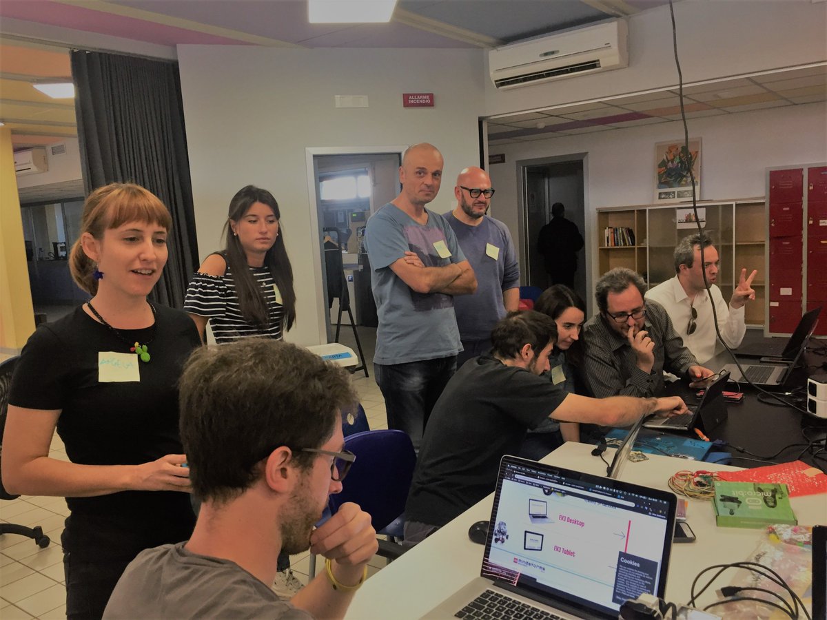 coderdojopd's tweet image. Ma come siamo attenti !! Cose ... molto #cool
#coderdojoPD #coderdojoBO #coderdojoFossò #coderdojoTione