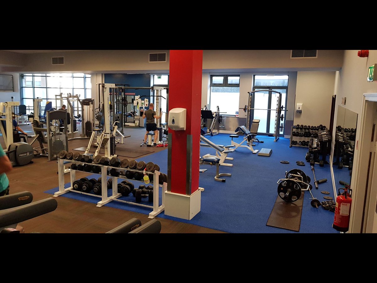 powerfullogos's tweet photo. Royal blue with a gray fleck. This wet pour system creates a seamless rubber floor. Perfect for weights area when nonslip and equipment protection is essential. 
https://t.co/0kpCwjvjQG
#Gym #FitFam #Health #FittnessAddict #FitGoals #fitnessisfun #fitnessforlife https://t.co/FbWSgPdLNp