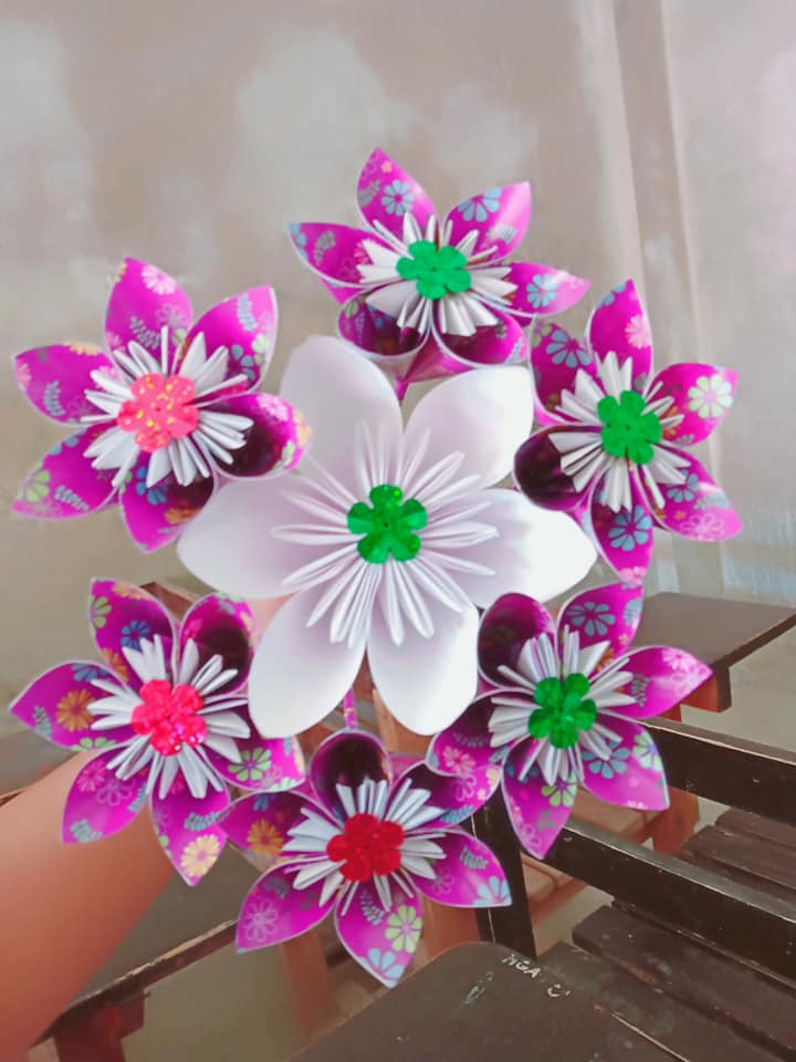 MarylleNaquita's tweet photo. Yung Feeling na Dami kung Gustong bigyan nito na mga Ka CoFans ko. Specially na c MAma @DawnZpost , tas ang problema lng ang lalayu huhuhuh' ☹️☹️☹️ sna all.
#FinallyItsDone
#Flowers https://t.co/7NU2tSttk7