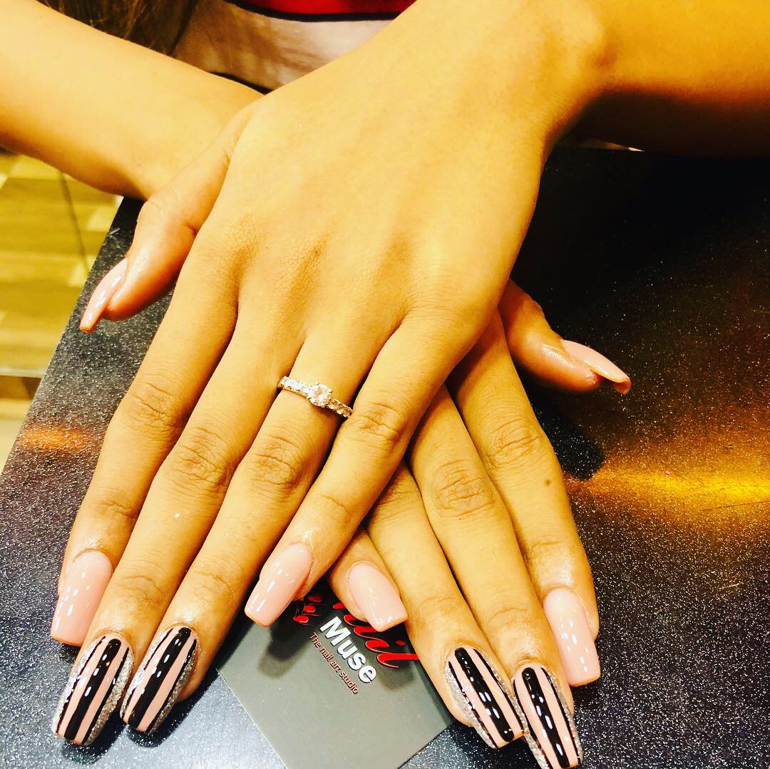 nailmuse2016's tweet photo. Happy Birthday Kareena have a wonderful and amazing Birthday lots of love 🙂.Thankyou for visiting Nail Muse for your Birthday Nails.

#birthdaynails #nailart #nailartist #nailartjunkie #nailswag #nailsdone #weloveyournailart #thenailartstory #prettynails #lovefornude #nailpolish https://t.co/wQt1zNFHmL