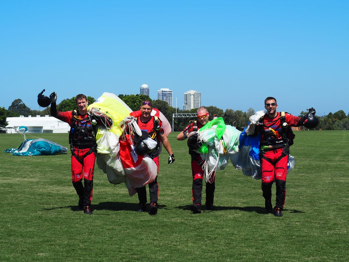 TeamCRWSADERS's tweet photo. What a great meet here in Gold coast Australia.  Completed, learned loads, met old and new friends. #lovethissport

#jediairwear #parachutesytems #2kcomposites #aerodyne #M2AAD #terminalairsports #skydive https://t.co/tdPKkbE1IW