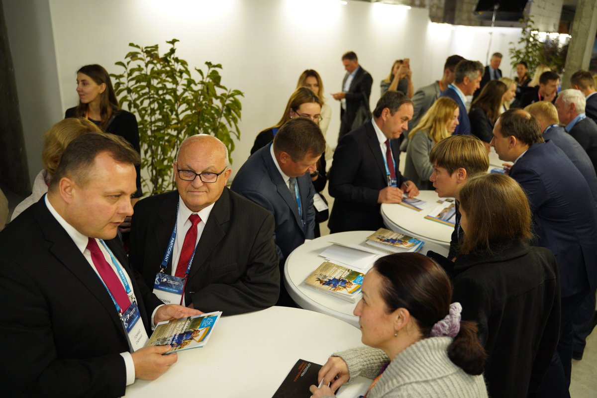 Speed networking introduced at the IMS 2018 had a huge success. Mayors and business exchanged contacts for further fruitful cooperation.
#мояідеямоємісто