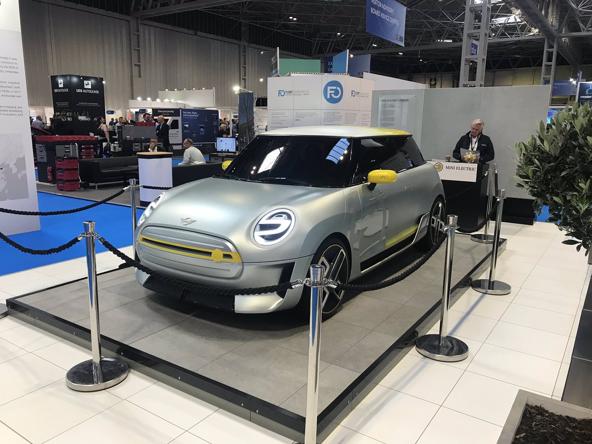 ZoomEV18's tweet image. New all electric mini - coming 2019! Personally we think this is a fantastic looking car...... what do you think? #electricmini #FleetLive
