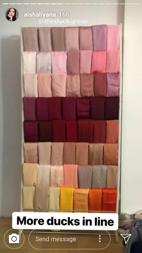Sephio__'s tweet photo. dia buat collection macam tudung rm10 pasar malam 😌 https://t.co/1w7wedojJI