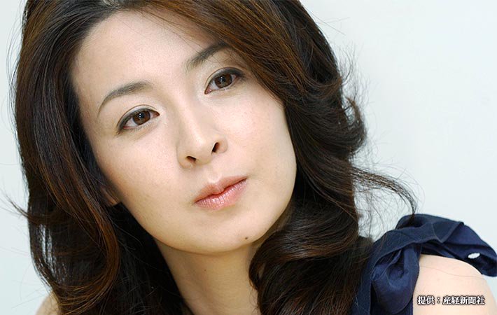 四季 檀さん わたるさん好き わただん タカハナ 檀 さんが話をしている最中に唇を舐める仕草が時々あるんだけど その前の口元がちょうどこんな感じの口 しかし檀さんはやはり長い髪が似合うなぁ 檀れい T Co 1zvgqc6hme Twitter