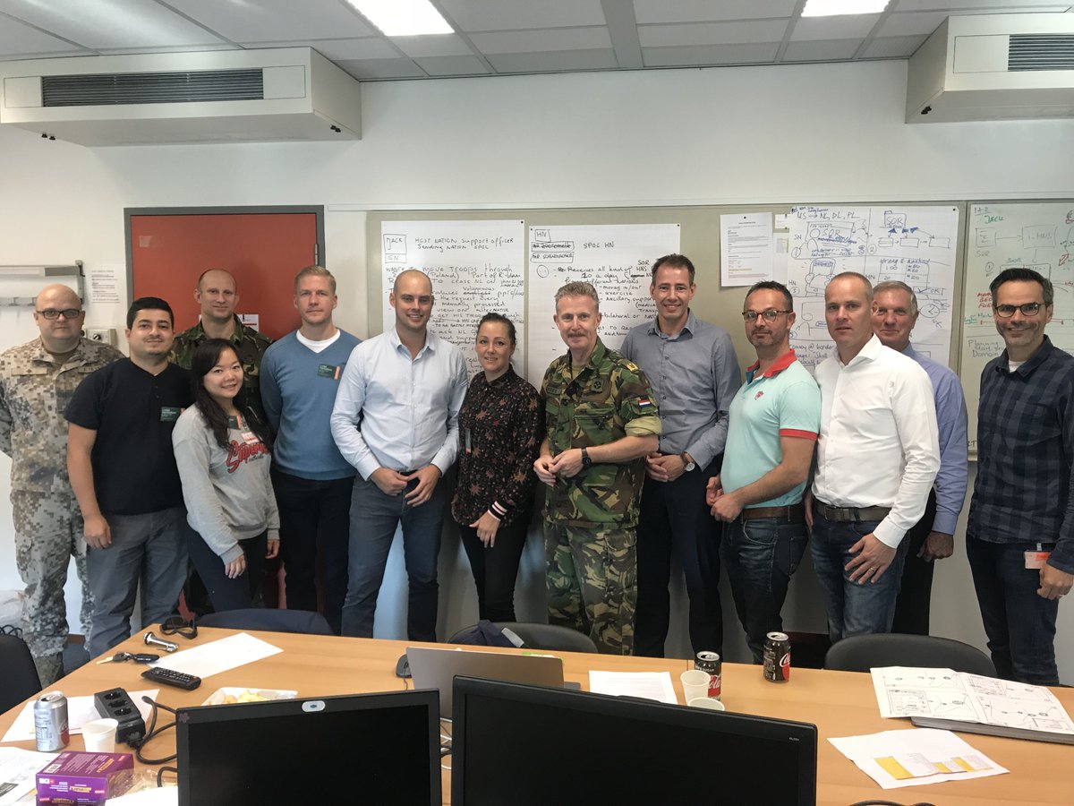 Goede sfeer en fijne samenwerking in team #Capgemini #Mendix en #SAP tijdens driedaagse  #IHNS Hackaton georganiseerd door Defensie. Wie heeft de beste oplossing voor complexe logistieke uitdagingen? Morgen wordt de winnaar bekendgemaakt