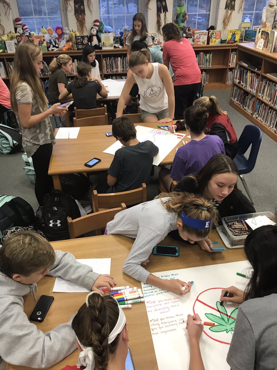 EmmeProbst's tweet image. HMS 8th Grade Peer Leaders hard at work preparing for #RedRibbonWeek2018 @HaddonfieldMS @redribbonweek #LifeIsYourJourneyTravelDrugFree