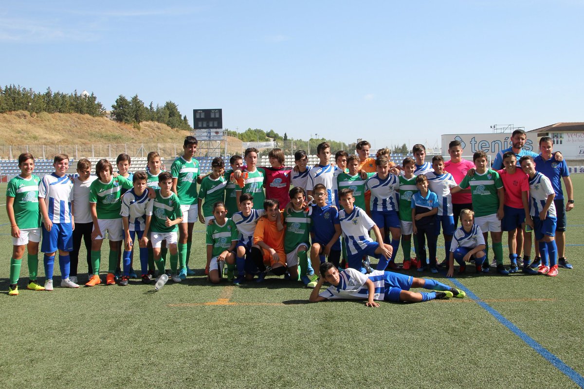 Fútbol 100%. Ejemplar comportamiento el sábado pasado en el derbi Infantil A @AupaEjea vs <a href="/AAdrivas/">A.D.RIVAS</a> . Son niños jugando a fútbol como niños, nada más. 😊👏👏