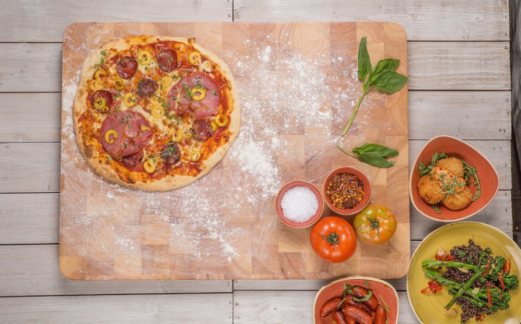 Swaylondon's tweet photo. Limitless Thursdays! For just £25 per person, you can enjoy as much pizza and Prosecco as you can stomach in 90 minutes. It would be rude to say no 😉 #swaybarlondon #londonnightsout #pizza #prosecco #barandkitchen #unlimited https://t.co/B4hjD8lHM9