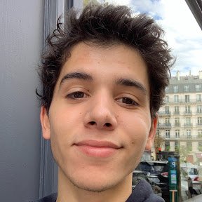SELPINKlNURAREA's tweet photo. t'es juste adorable sur cette photo, grv envie de te protéger, on dirait un p'tit bébé !!! @sulivangwed https://t.co/VofEgbY57z