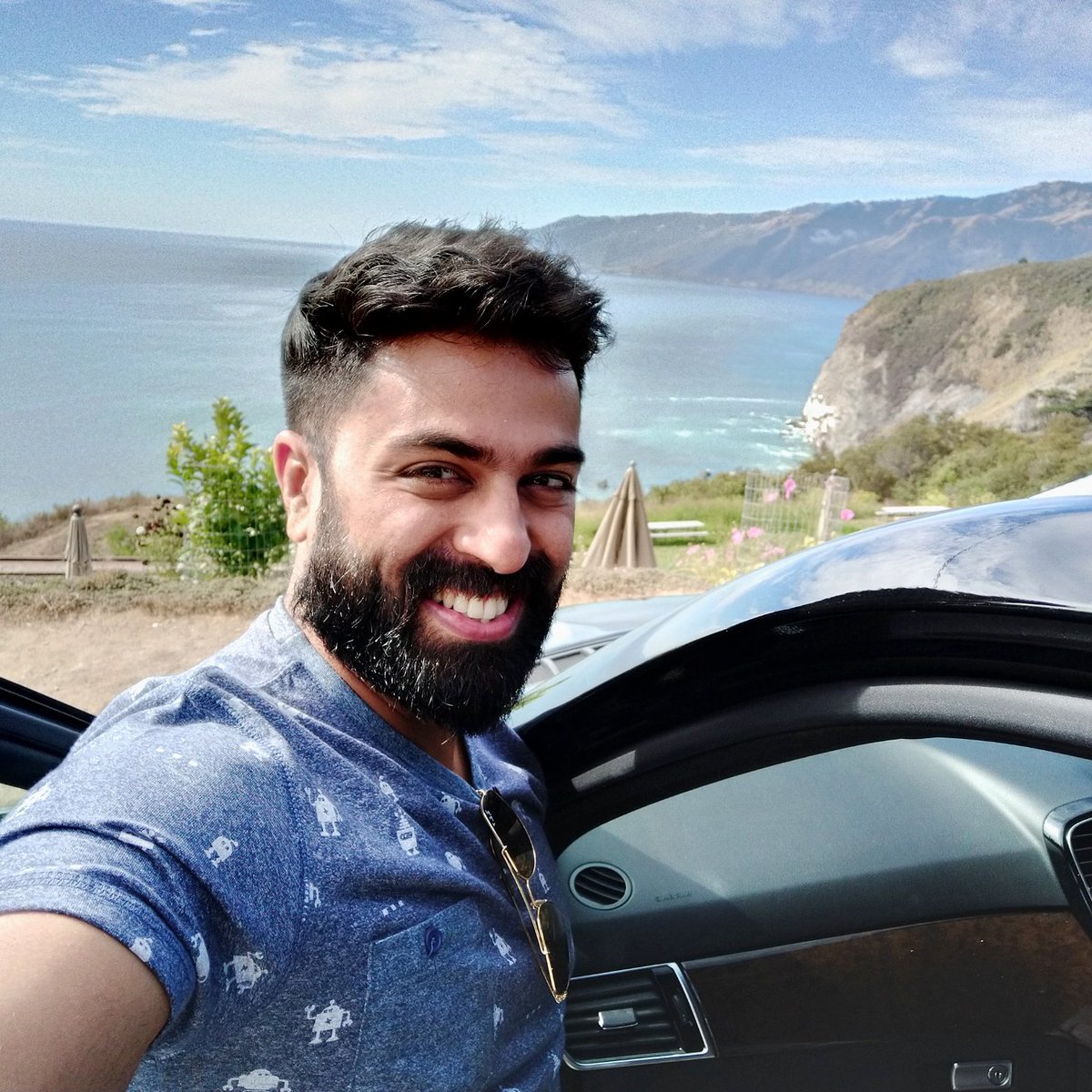 padmasoorya's tweet photo. #afteralongdrive #mersmerizing #scenary #hadtotakeaselfie https://t.co/aX1NvRIYAO