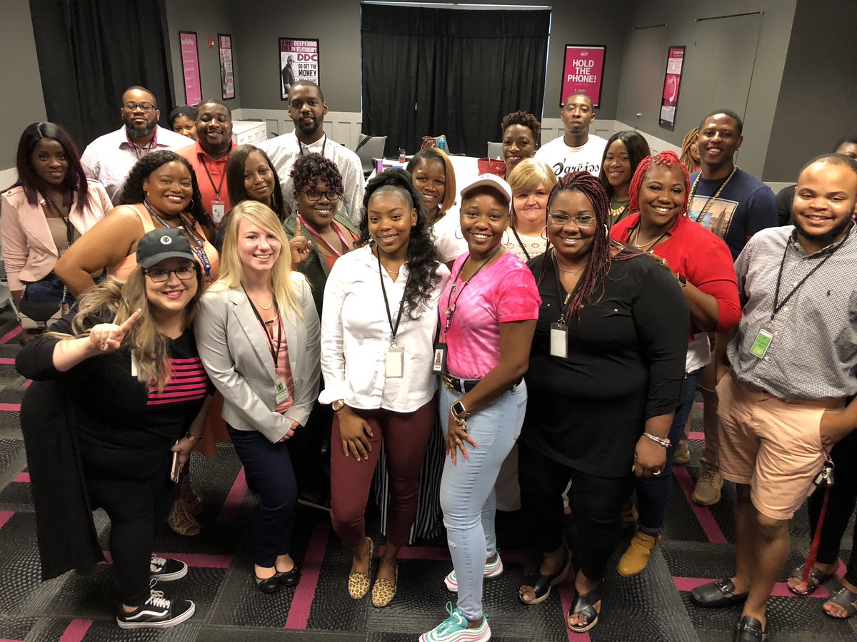 Welcoming our newest experts to our T-Mobile family. #jobstocareers #learninganddevelopement #AugustaDomiNation @RachRo03 @candymitchell06 @RobertasBoy