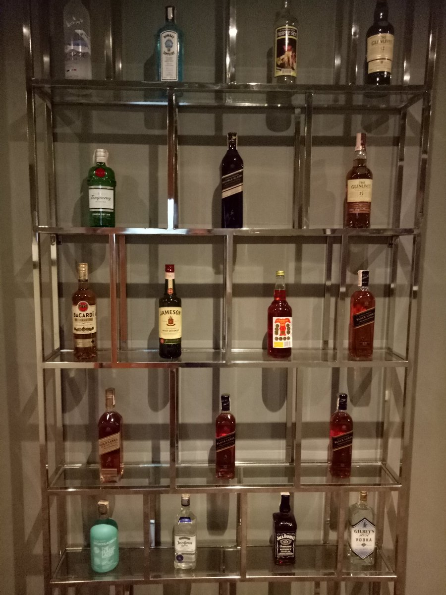 killllLoki's tweet image. Alin ang naiba? Hehe!