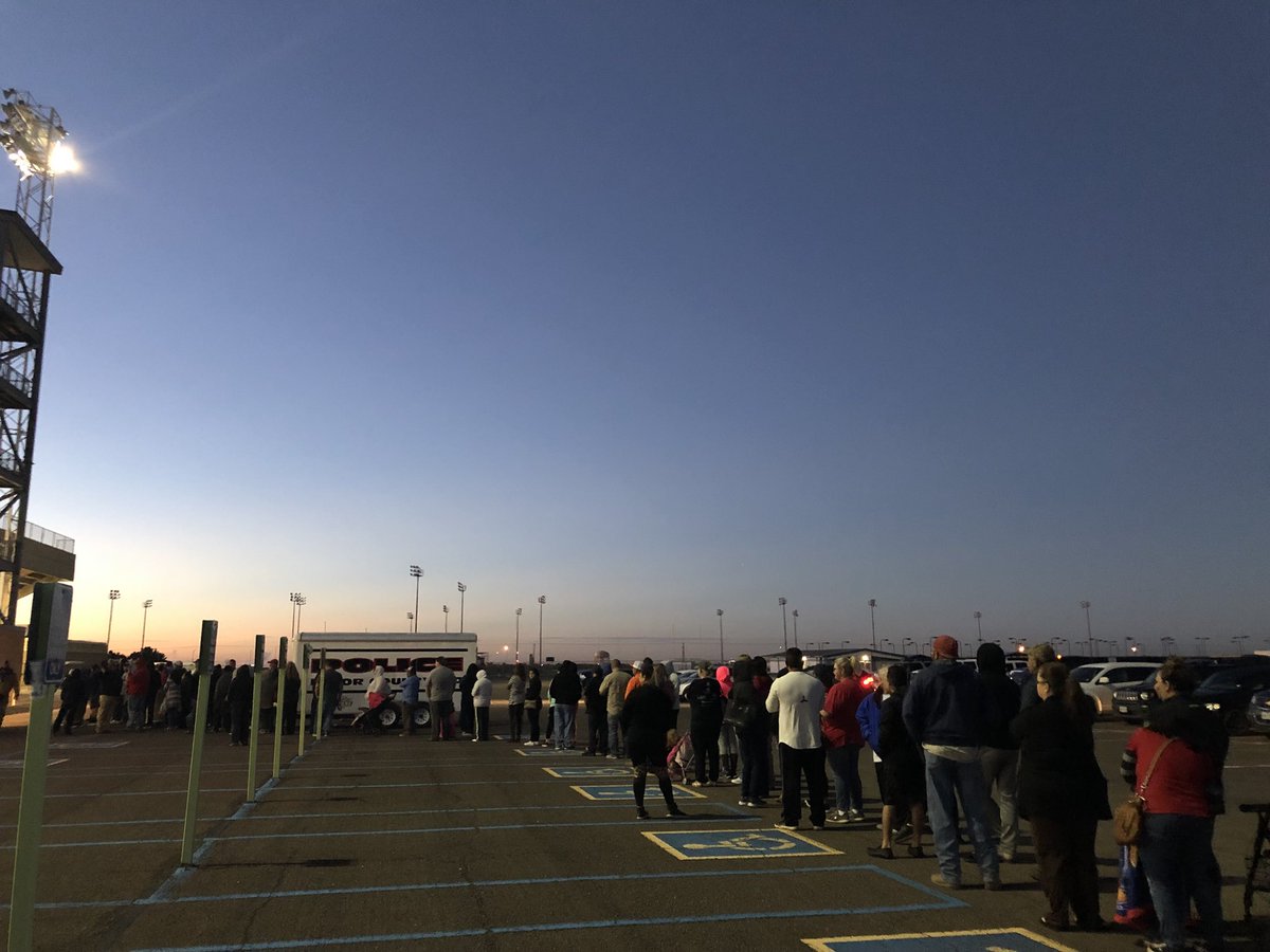 darbyjobrown's tweet photo. Permian &amp; OHS fans up bright and early to buy tickets for the big game https://t.co/wTzdSvue28