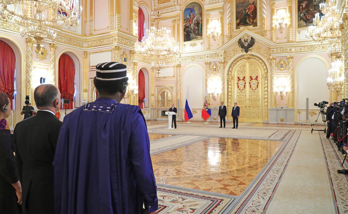 Путин на троне в чехии Путин на троне в чехии