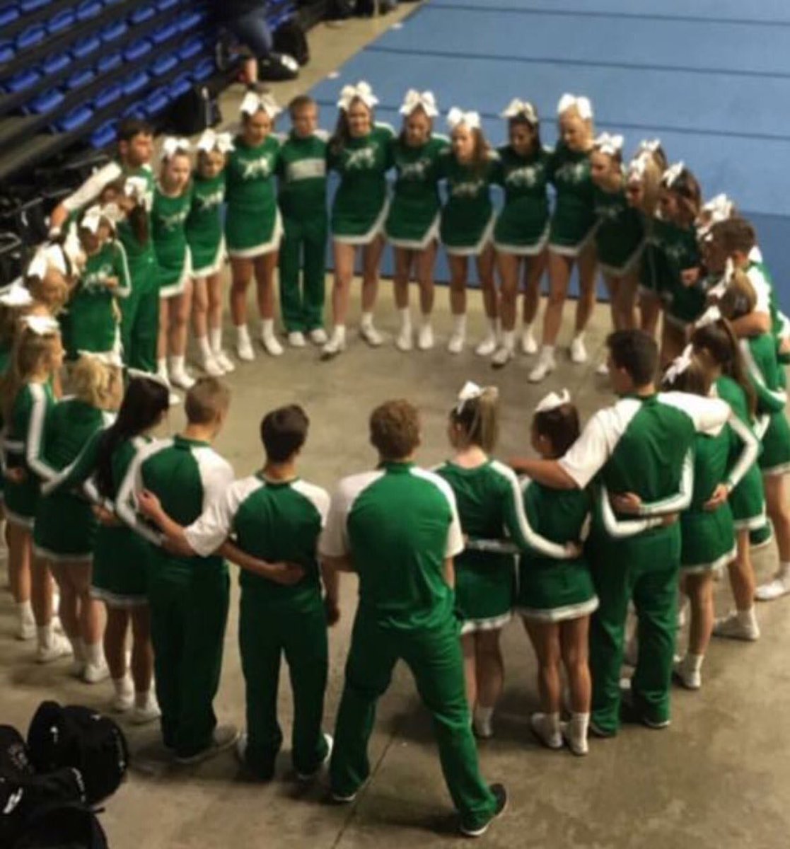 PointerCheer's tweet image. First competition of the season is ONE MONTH from today! #VBHSCheer #OYFR 🐶💚