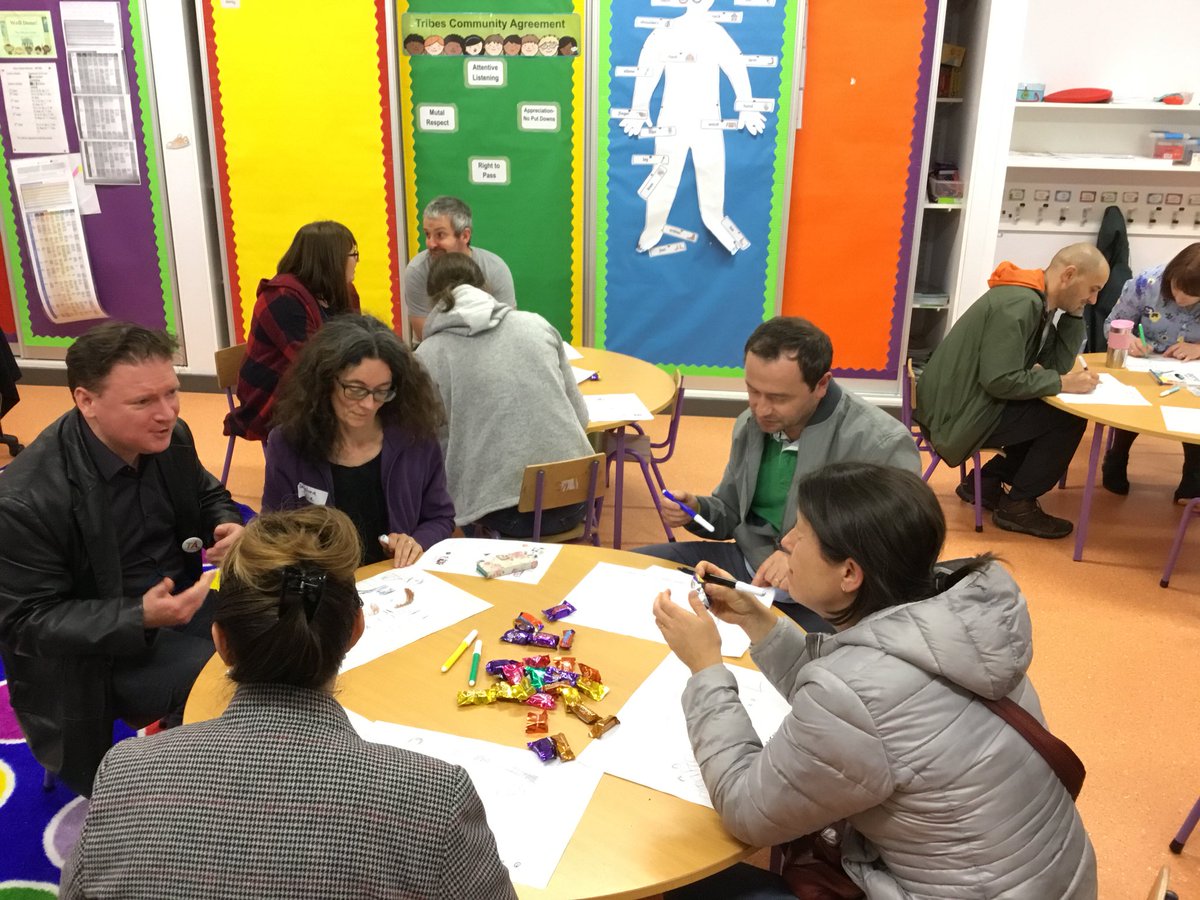 SeniorInfGETNS's tweet photo. Back to School Night😊 Parents hard at work. Children were soooo excited to see their notes this morning and find out who was sitting in their seat! https://t.co/lC7zzlWyaY