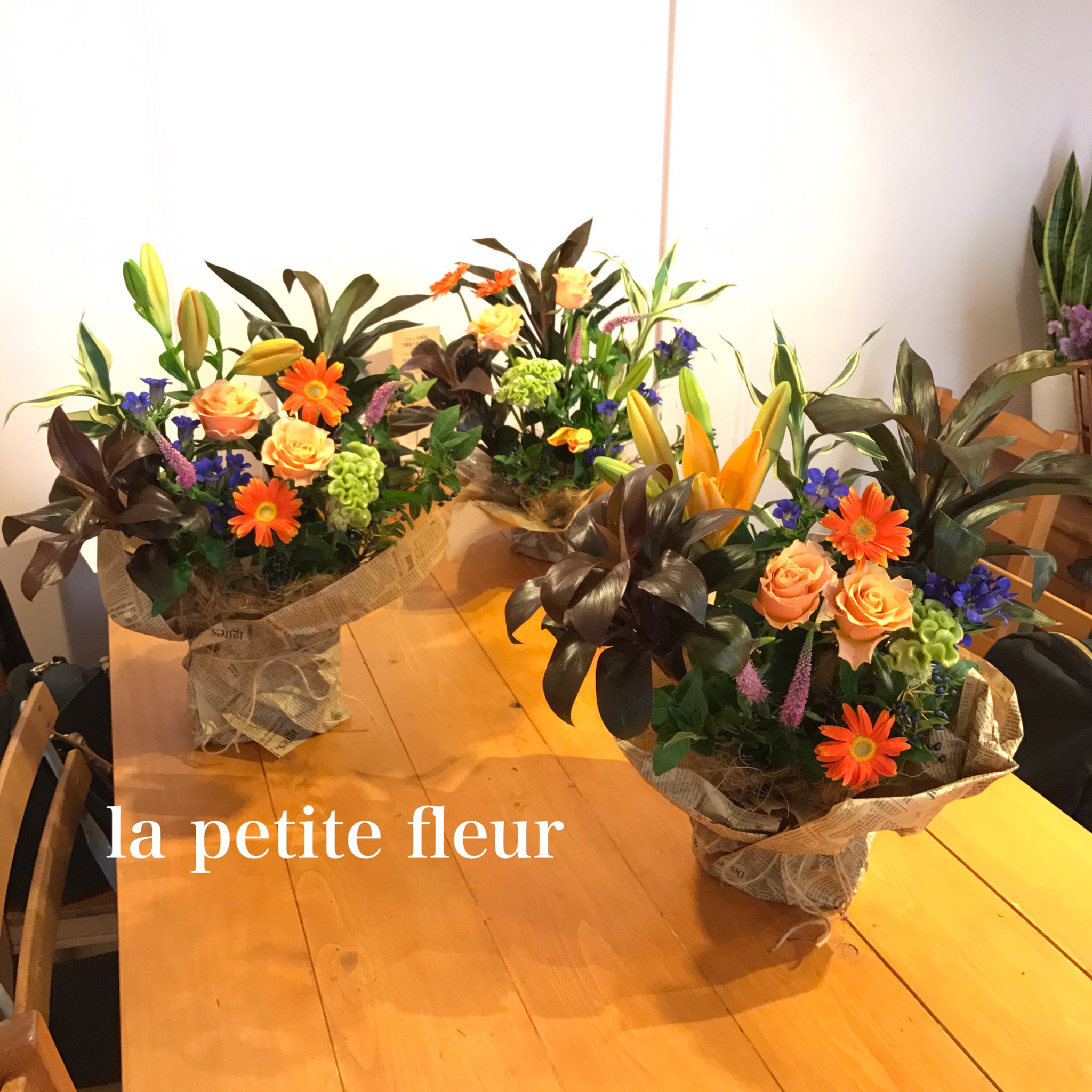 La Fleur ラフルール Pa Twitter お花教室 初級クラスの作品です なかなか大きな作品になりました 横浜フラワーアレンジメント教室 フラワーアレンジメント教室 フラワーアレンジメントレッスン お花教室 フラワーレッスン お花屋さん レンタルルーム横浜 La Fleur ラフルール Pa Twitter お花教室 初級クラスの作品です なかなか大きな作品になりました 横浜フラワーアレンジメント教室 フラワーアレンジメント教室 フラワーアレンジメントレッスン お花教室 フラワーレッスン お花屋さん レンタルルーム横浜