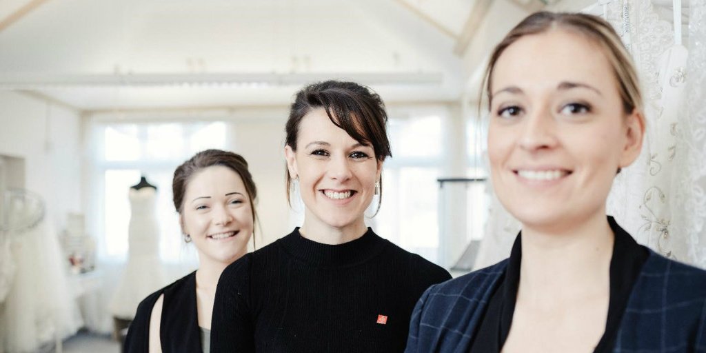 Tomorrow is #DayoftheGirl and we're delighted to be a charity partner of <a href="/thebardoufndn/">The BARDOU Foundation</a>, which will be raising money for us to change young women's lives, through its celebrity event. Our ambassador <a href="/GeriHalliwell/">Geri Horner</a> will be supporting us on the night! >   theidgc.com