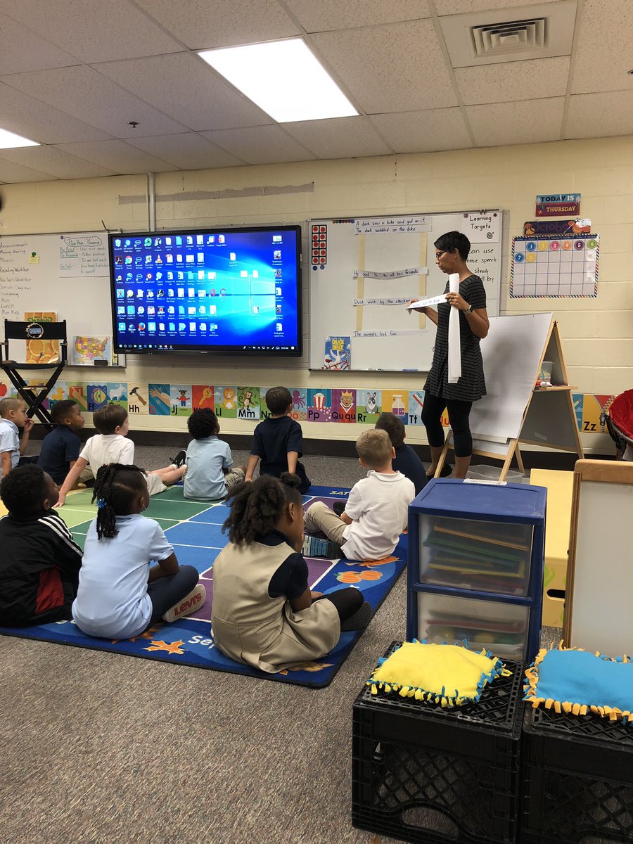 forthekiddoes's tweet photo. Masterful @2maryromo engaging readers with rhythmic retell! Loved this. Thanks for opening your room to curious learners like me. ♥️ #lovetothinkhere #kickstartcobb #engagecobb https://t.co/KBVCWYWGE2