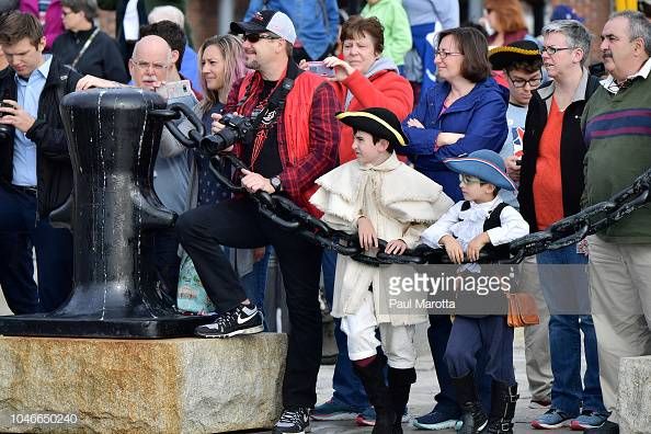 REV250BOS's tweet photo. Rev250 resource of the day — @GettyImages coverage of the landing of redcoats at #BostonOccupied: https://t.co/2hP4LVqAQB https://t.co/9sVXWcYpqJ