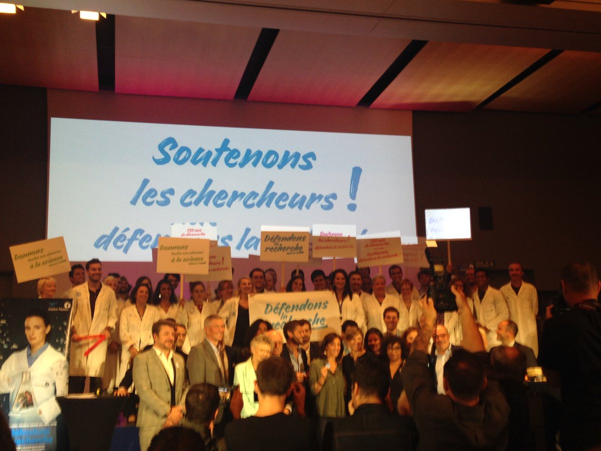BFMTV_Inside's tweet photo. Les équipes de @BFMTV et @BFMParis mobilisées à l'occasion du #Pasteurdon !
#DefendonsLaRecherche 📞 3620 et 💻 https://t.co/EDP0RshReJ https://t.co/XHEZdKkorg