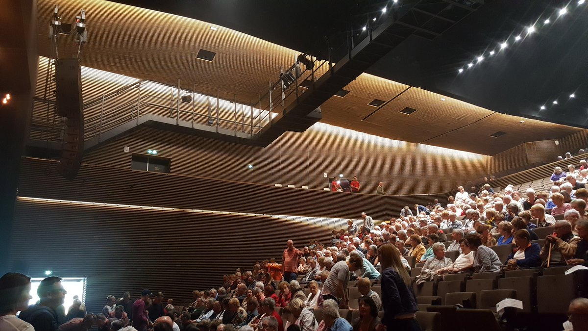 STEPHminiiiiie's tweet photo. @cwillem ! Je suis un peu en avance mais cette salle est super j ai emmené des résidents semaine bleu#riotour trop hâte #saint dizier #fuseau https://t.co/gQ6KLER6Hh