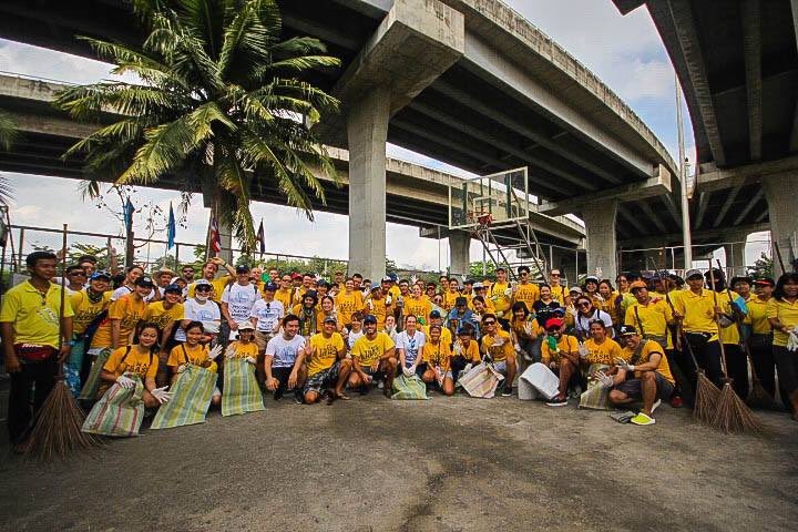 gringreenintl's tweet photo. Some of our GGI Members at Trash Hero Cleanup Campaign! โ
.
.
.
.
#thinkgreen #gringreen #gringreeninternational #plaSTICKS #green #studentbased #ngo #thailand #environmentalist #environmentalscience #nomoreplastics #trash #trashhero #cleanup https://t.co/Qq18fQ66hJ