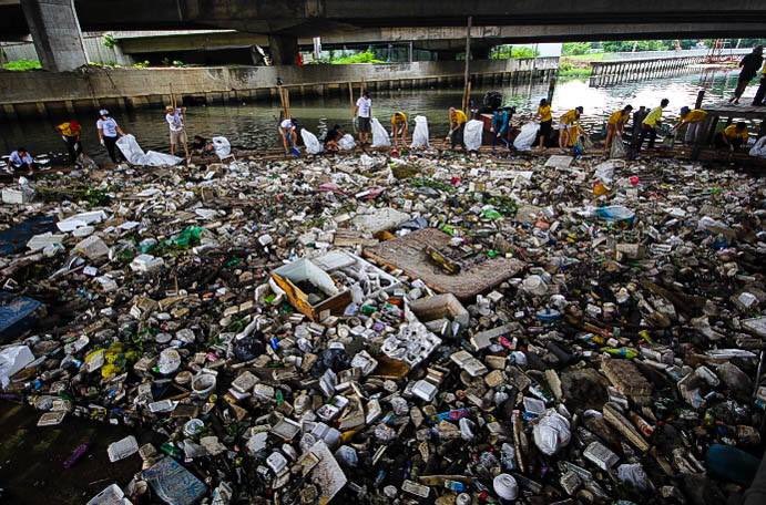 gringreenintl's tweet photo. Some of our GGI Members at Trash Hero Cleanup Campaign! โ
.
.
.
.
#thinkgreen #gringreen #gringreeninternational #plaSTICKS #green #studentbased #ngo #thailand #environmentalist #environmentalscience #nomoreplastics #trash #trashhero #cleanup https://t.co/Qq18fQ66hJ