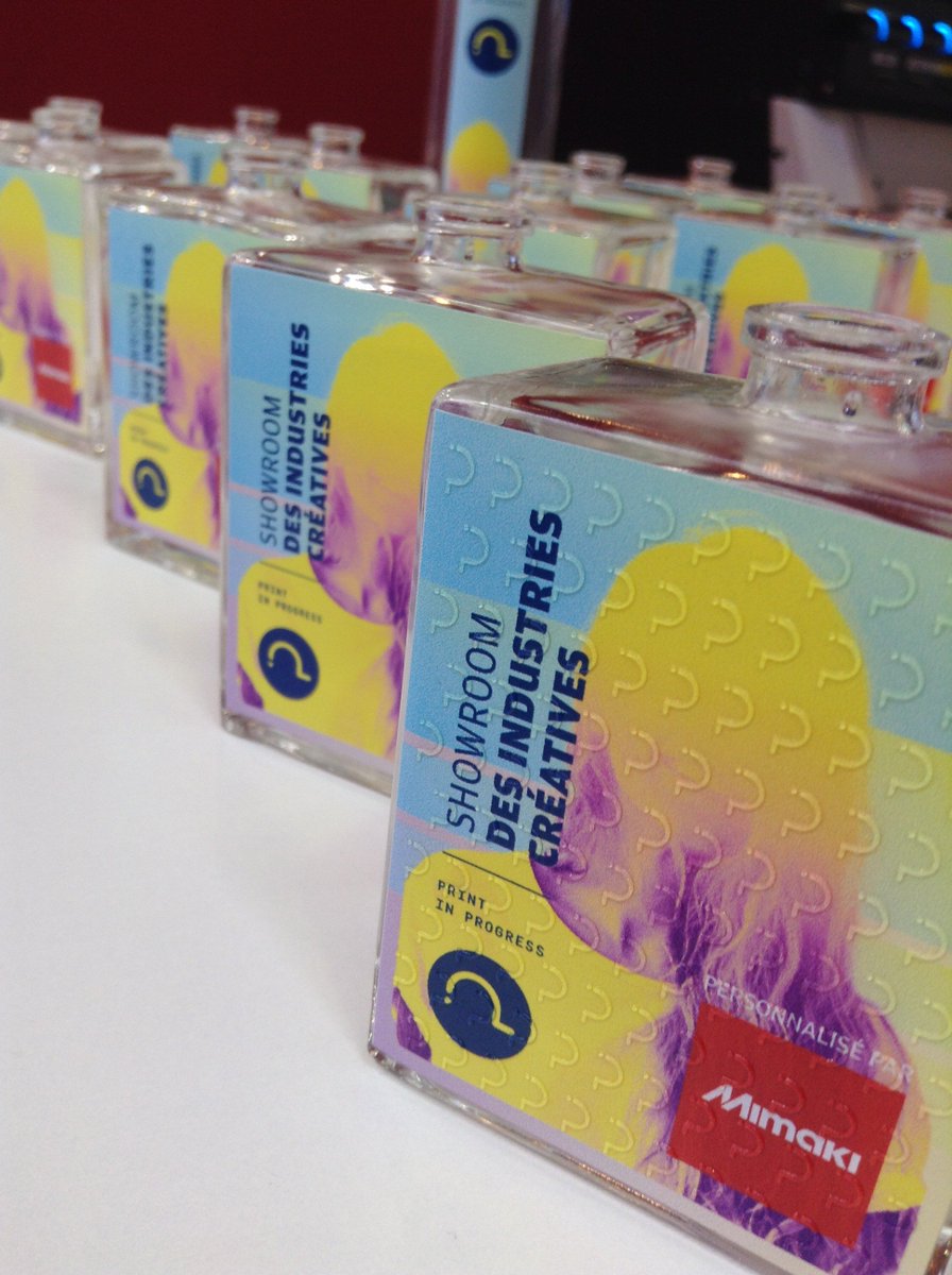 ShowroomIC's tweet image. Sur le hub Packaging, @HP_France et @MimakiEurope exposent certaines de leurs réalisations ✌
#PrintinProgress #Showroom #Salon #Paris #Retail #Communication #Packaging #Decoration #Deco #Digital