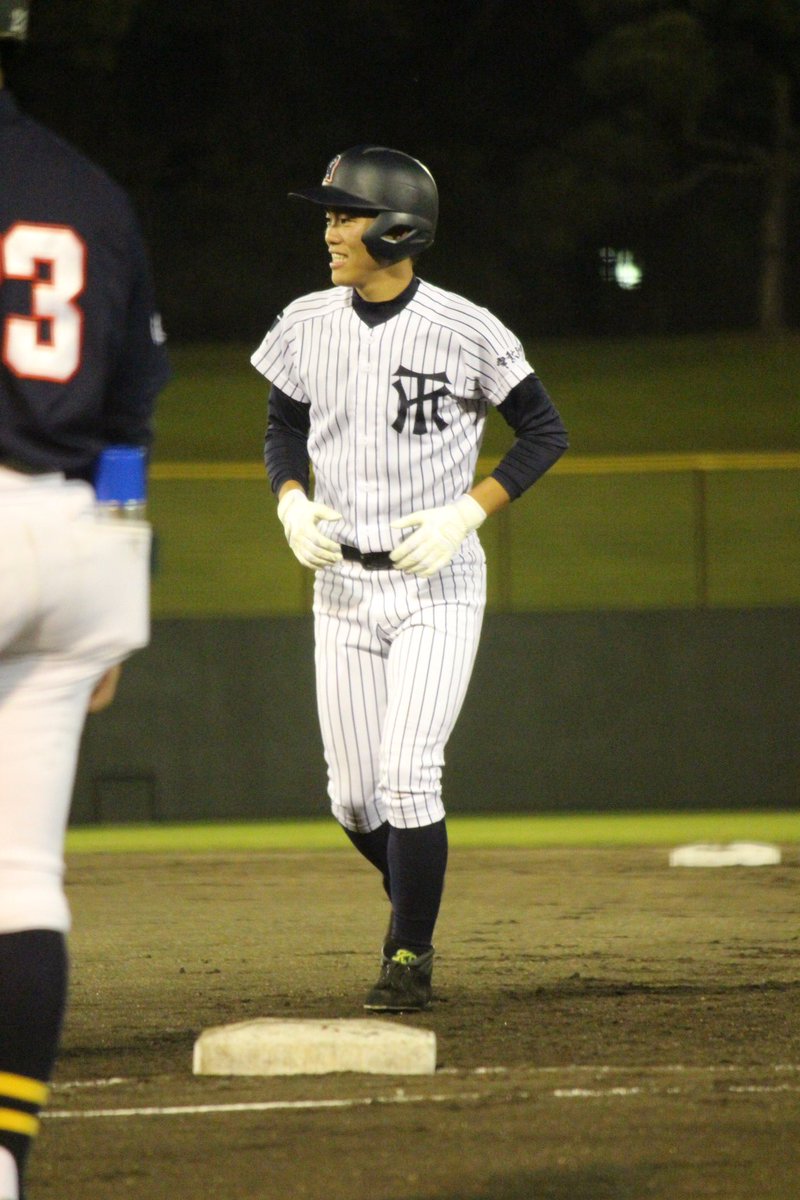 テムテム 野球垢 18 10 7 岡崎葵ボーイズob戦より 常葉大菊川 神谷 ノーサイン野球だ とベンチからの声に盗塁でこたえる場面も