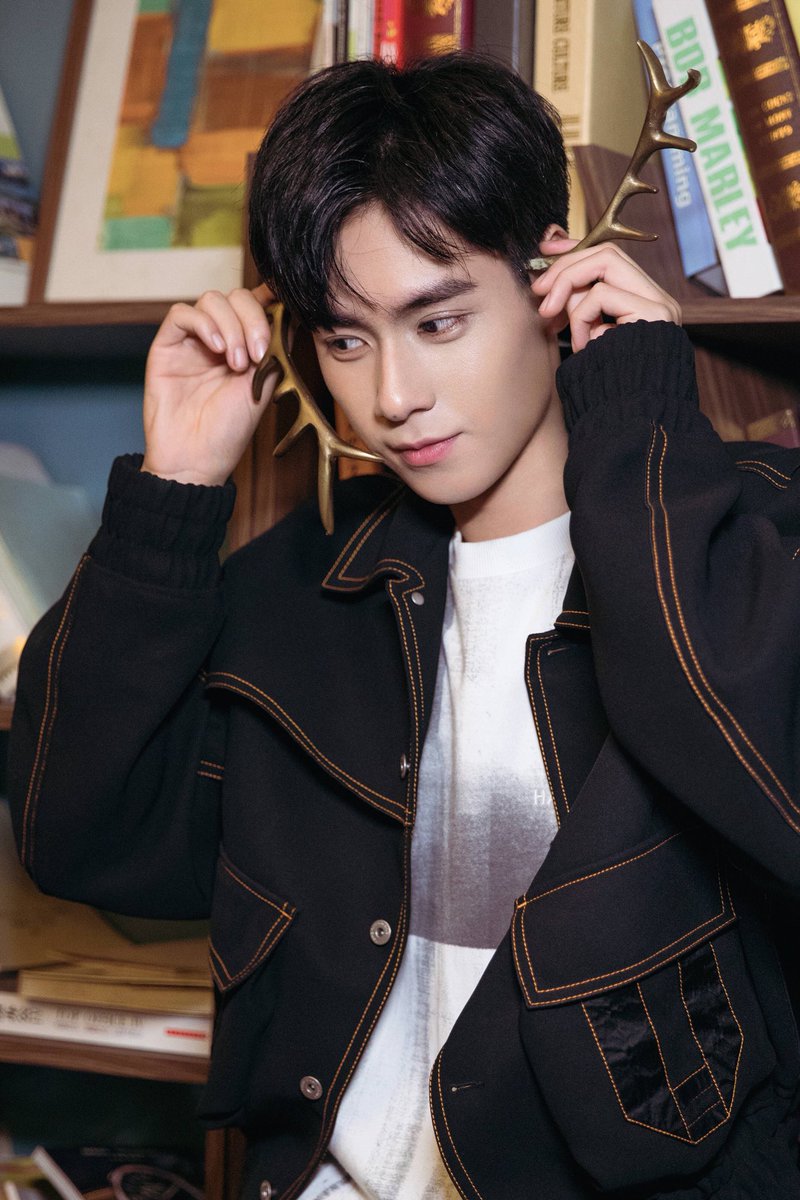 huyitian_intl's tweet photo. [HQ] 181010 Hu Yitian Studio Weibo 3/3

#HuYiTian #胡一天 https://t.co/wq6EkLgDwv