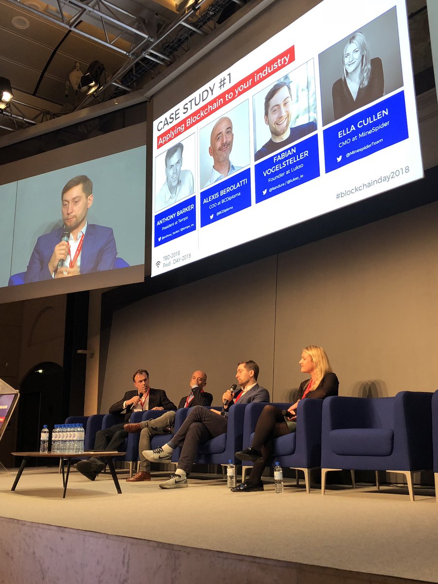 lukso_io's tweet image. Our founder @feindura talking at the #BlockchainDayParis about the #InternetOfBlockchains and the future of #IndustryBlockchains #lukso #blockchaingoesfashion