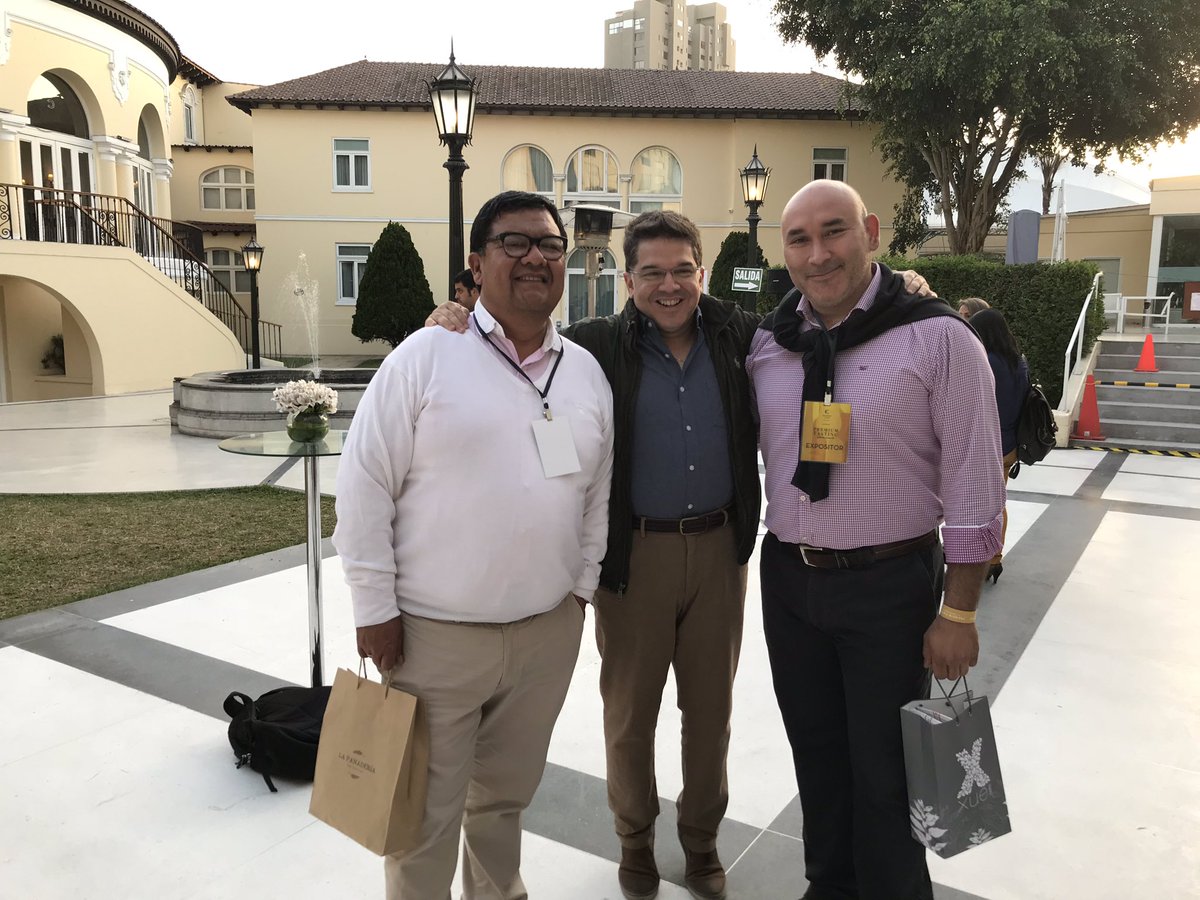 Sublime la experiencia del <a href="/PremiumTasting/">Premium Tasting</a>  #lima2018 un evento de talla mundial para conocer los mejores vinos 🍷 de Suramérica y a sus creadores 🇨🇱🇦🇷🇵🇪🇺🇾 gracias 🙏🏻