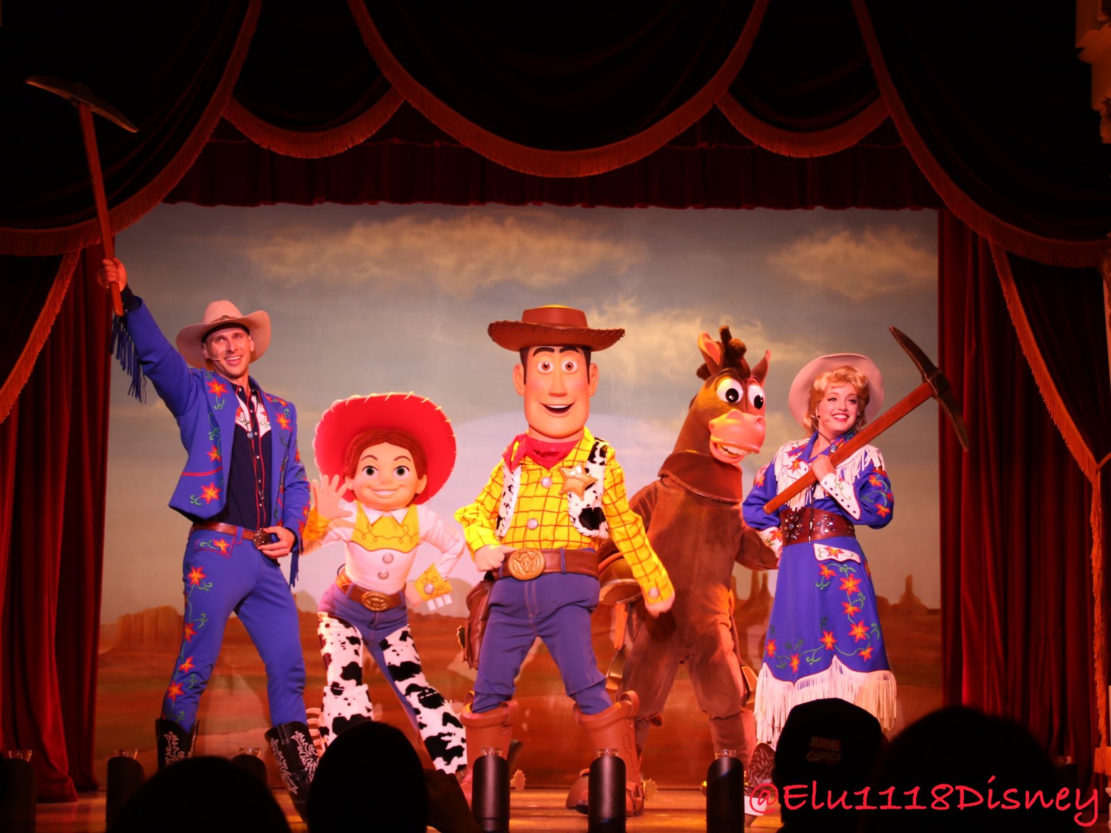 Elu 6 15 ホースシュー ラウンドアップ その トイストーリーの仲間とスーさん ジムさん Diseny Tdl ホースシューラウンドアップ ダイヤモンドホースシュー トイストーリー ウッディ ジェシー ブルズアイ スルーフットスー ダイヤモンドジム