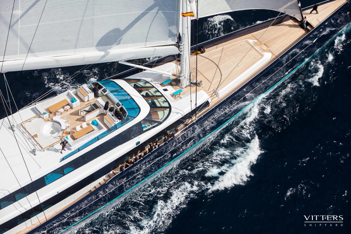 This image shows exactly the scale of Aquijo, the world’s largest high-performance ketch with its 85 metres. She boasts an extremely spacious and comfortable set up, similar to a large motor yacht, but with unparalleled sailing capabilities. 

Design by: @trippdesignna