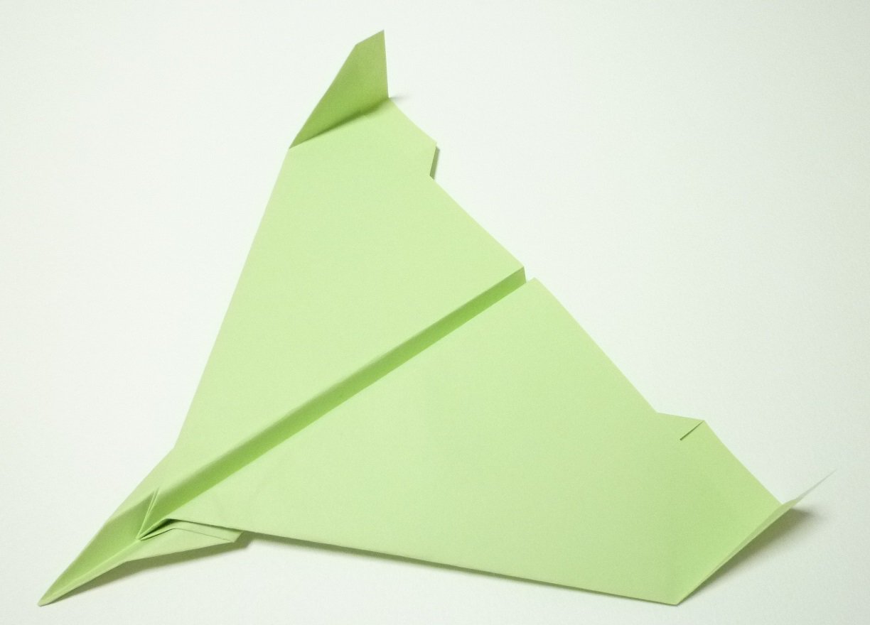 健音 テイル 燃える紙飛行機 紙飛行機は世界をつなぐ Shiningsandstar Notatsukinotanoshi 今日はこの紙飛行機を飛ばします この紙飛行機は長方形の紙を横向きにして折りました この紙飛行機は 調整を加えなくとも良く飛びます 投げると 滑らか