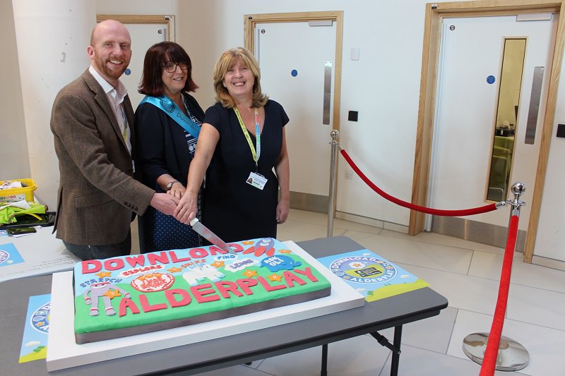 AlderHey's tweet image. Time to cut the cake! 🔪🎂 It's been a great day showcasing the #AlderPlay app and all of the amazing things it can do! Let us know what you think of the app and whether it's helped you/your child with your visit to Alder Hey! 🗣️ #NHSinaday