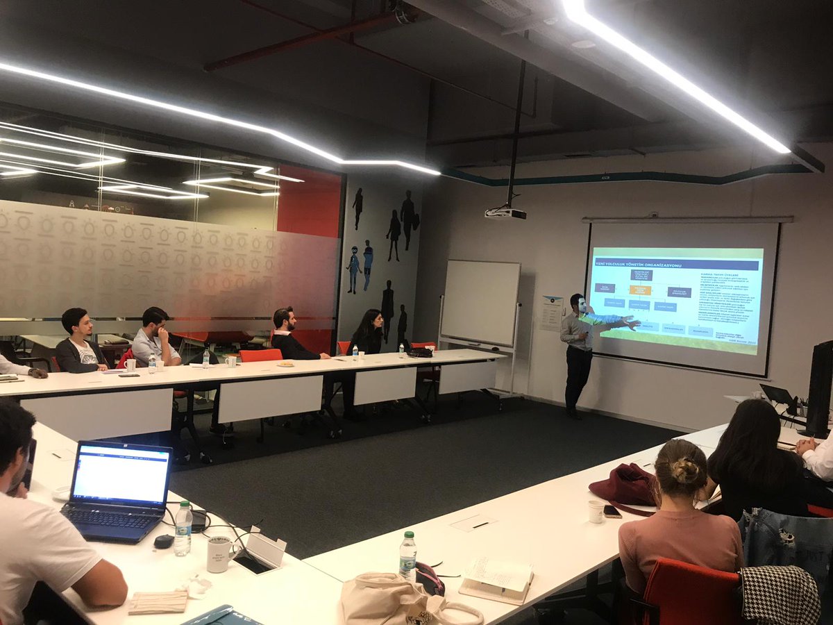 Startuplarımız, Eğitim Programımız kapsamında mentorlarımızdan <a href="/gokhnkr/">Gökhan</a> nın keyifli sunumu ile
' Müşteri Deneyimi Eğitimi' gerçekleştirdi.