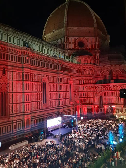 “Il Cuore di Firenze”: raccolti fondi per acquistare 46 defibrillatori ilsitodifirenze.it/content/659-%E…