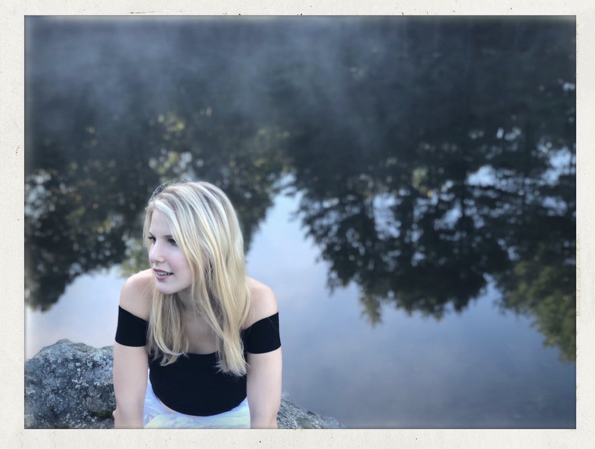 🌿Morning fog on the lake🌿
#Weston #Vermont #ItReallyIsThisBeautiful