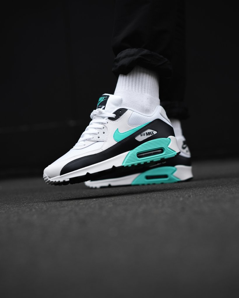 nike air max 90 white aurora