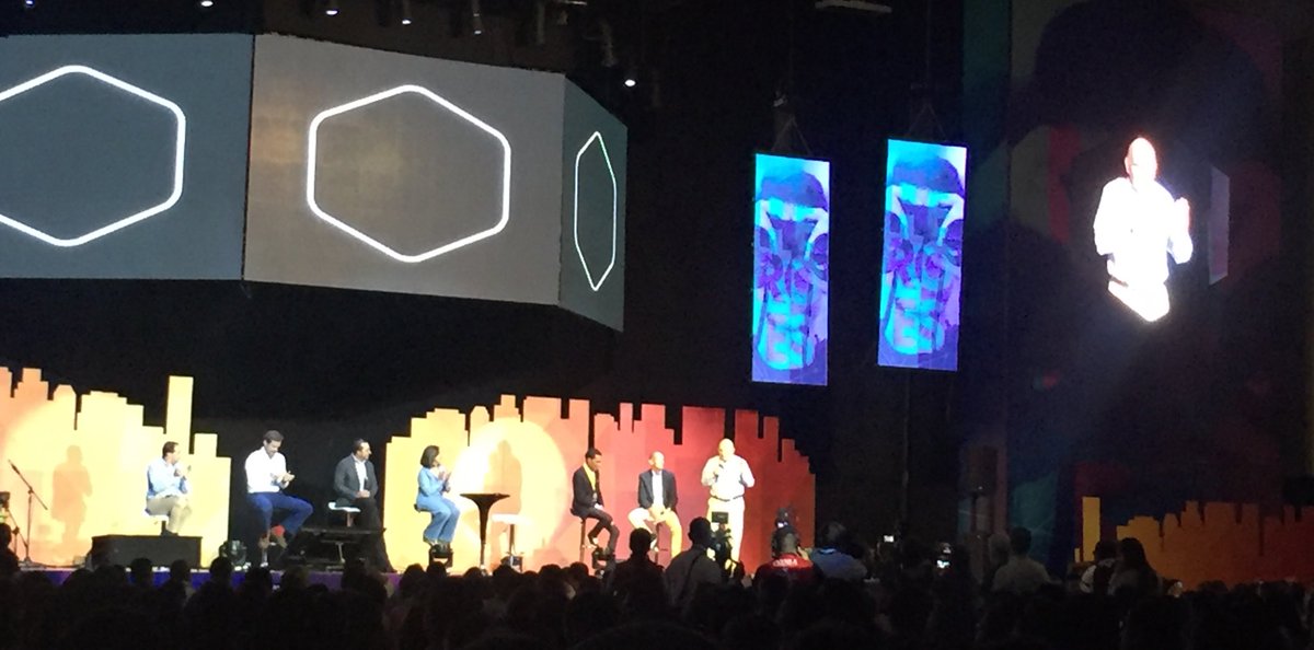 mercyvalte's tweet image. @MauriceArmitage se emociona en #HéroesFest2018 Ser emprendedor es una vocación, cualquiera es empleado @MincomercioCo @camaracali #RebusTechnology 💜