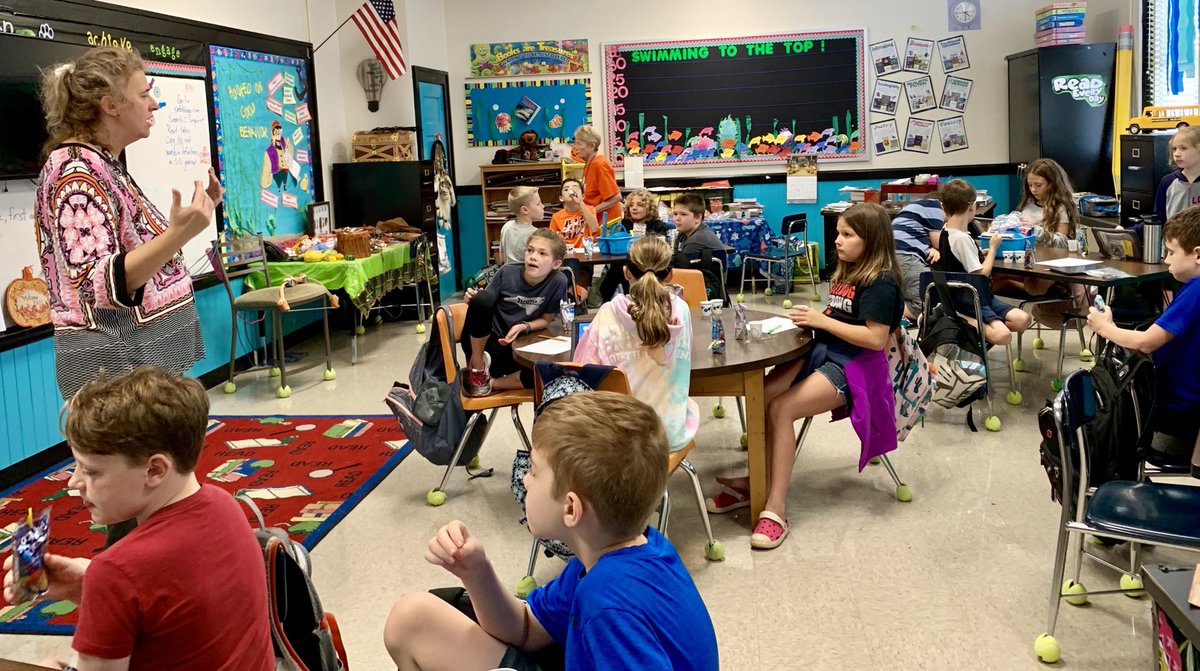 kellyfeimster's tweet image. @BESrymer class learning about N.C. mountain animals with research projects using #ncwiseowl. @BESSigmon @RSSinformation #rssaig