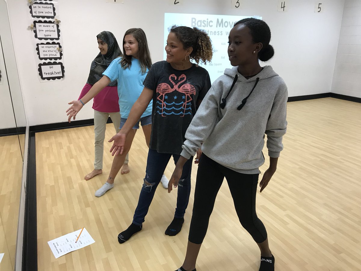 DanceHwes's tweet photo. 6th grade dancers are creating their own fitness warm ups to share with younger HWES dance students #letsgetwarmedup @HuntersWoodsES https://t.co/62s9krX0UT