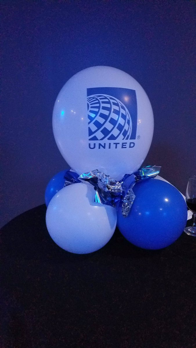 wxfan1978's tweet photo. @united put on a great reception for the @AirlineDispatch summit on Tuesday evening. First the NOC tour, and then the 99th floor reception @willistower. Thank you ADF and United for hosting.
@PAFCAUAL #ADFsummit https://t.co/mWhQzRFN0m